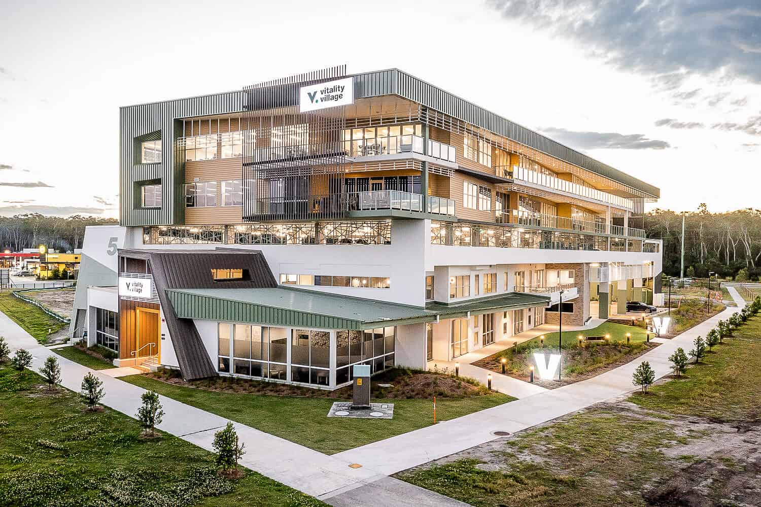Mixed-use commercial building